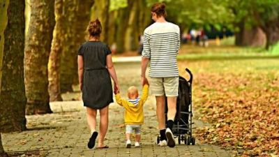 Familie mit Kleinkind