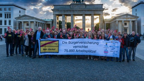 Über 75.000 Arbeitsplätze werden zum  Spielball der Politik