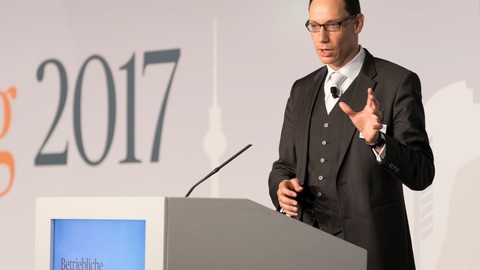 Zurich bietet Plattform für die Entwicklung von Lösungsmodellen zur Betriebsrenten-Reform