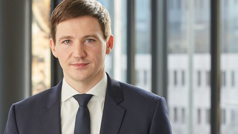 "Klare Grenzen für die automatische Kennzeichenerfassung" - David Annussek hat über das Thema der Überprüfung von Autokennzeichen promoviert - er erläutert das aktuelle Urteil des Bundesverfassungsgerichts