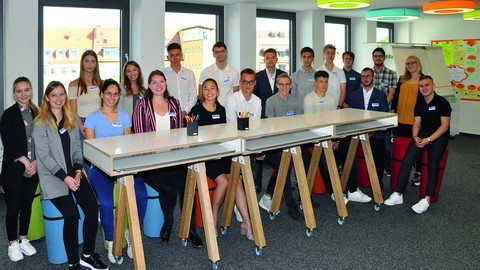 Erfolgreicher Start in das Berufsleben bei der uniVersa 