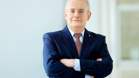 Auszeichnung für uniVersa als „Leading Employer 2022“ 