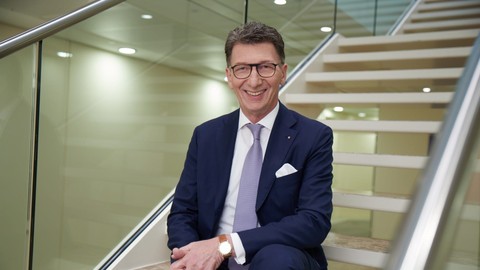 SIGNAL IDUNA wächst gegen den Markttrend