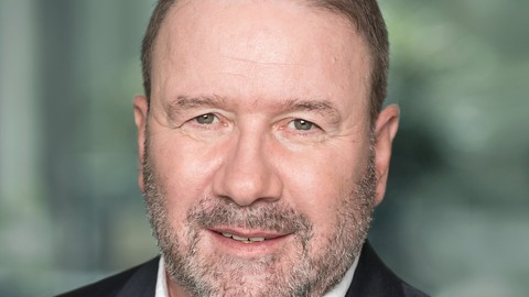 Die IDEAL Versicherung verabschiedet sich von ihrem langjährigen Vorstandsvorsitzenden Rainer M. Jacobus und stellt sich für die Zukunft auf