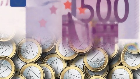 Erste Pflegekasse beantragt Finanzhilfe