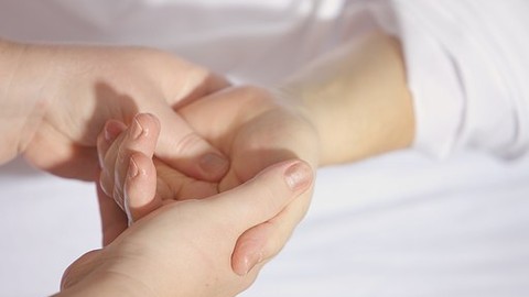 Krankenvollversicherung weiter im Abwärtsstrudel