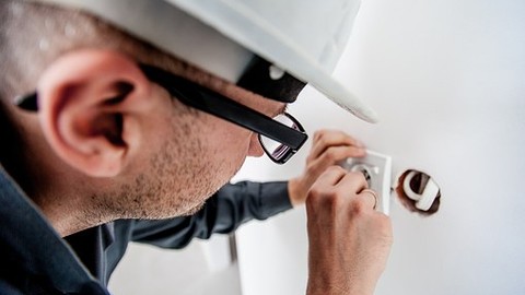 Besserer Schutz auch für kleine Unternehmen: AXA überarbeitet Betriebshaftpflichtversicherung