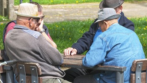 Rente aufbessern: Wie viel ist steuerfrei erlaubt? ARAG Experten über Hinzuverdienstgrenzen für Rentner