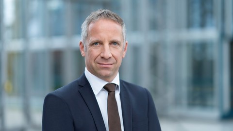 Fonds Finanz entlastet Makler mit KI-Angebot