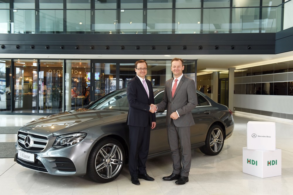 Mercedes-Benz und HDI vernetzen ihre Prozesse und verstärken die Zusammenarbeit