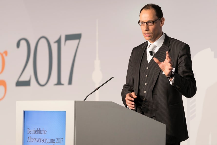 Zurich bietet Plattform für die Entwicklung von Lösungsmodellen zur Betriebsrenten-Reform