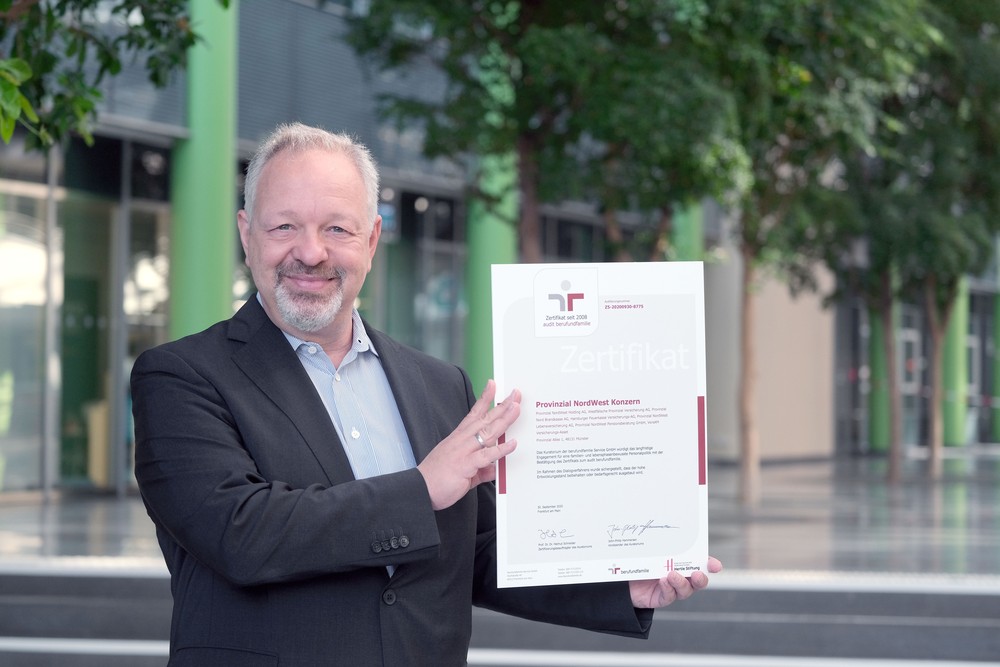 Nachhaltige familien- und lebensphasenbewusste Personalpolitik: Provinzial erneut für Vereinbarkeitszertifikat mit dauerhaftem Charakter geehrt