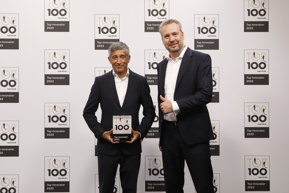 Ranga Yogeshwar würdigt blau direkt mit der TOP 100 Auszeichnung