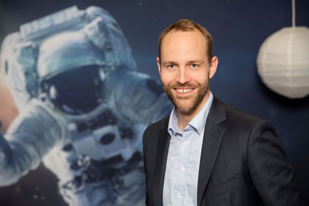 Veränderungen im Vorstand von AXA Deutschland: Nils Reich wird CEO von AXA Global Health, Achim Dahlbokum übernimmt IT-Ressort von Stefan Lemke