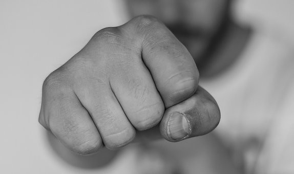 LAG stoppt den AGG-Betrug! Fehler bei der Stellenausschreibung muss nicht teuer werden!