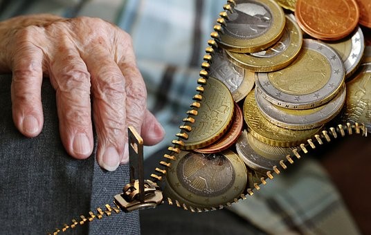 Pflegereform: Bessere Leistungen durch höhere Beiträge