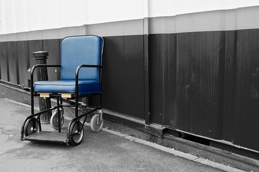 Winnenden: Rollstuhlrampe abgebrannt: Versicherung zahlt nicht - Zeitungsverlag Waiblingen