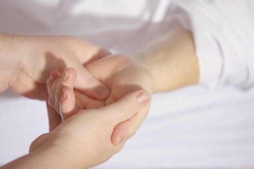 Krankenvollversicherung weiter im Abwärtsstrudel