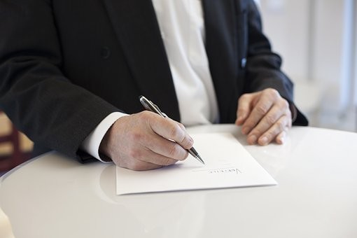 Versicherungsvertreter darf nicht „blind“ Anträge zeichnen