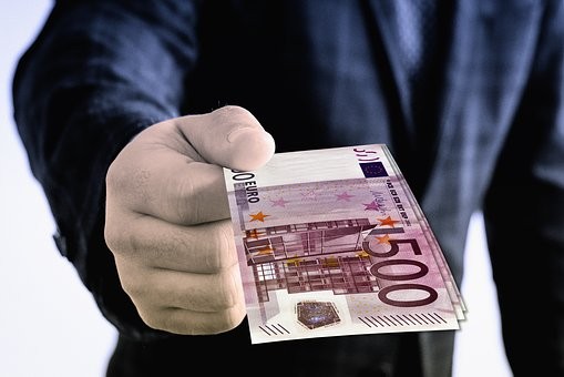 Neuer Paragraf "34k GewO" für Kreditvermittler beschlossen