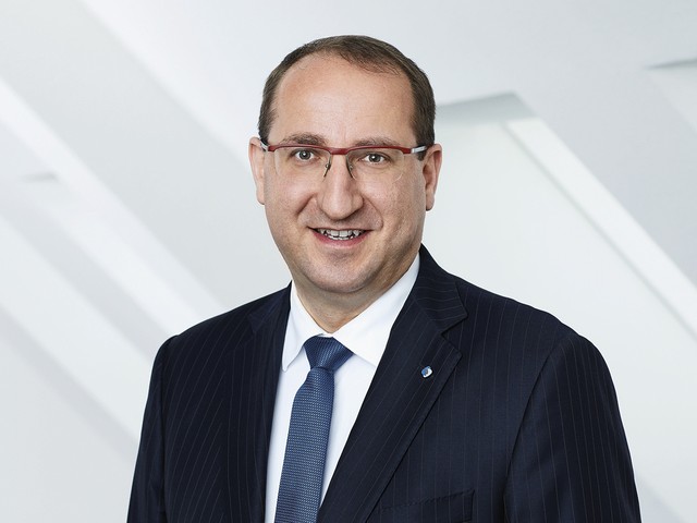  Dr. Guido Bader, Vorstand Lebensversicherung und Kapitalanlage der Stuttgarter